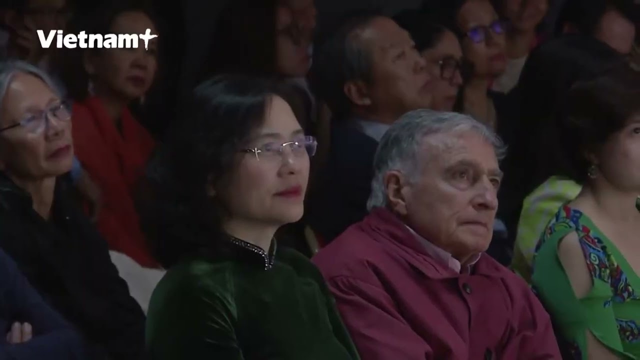 15 year old choir helps promote Vietnamese culture in France