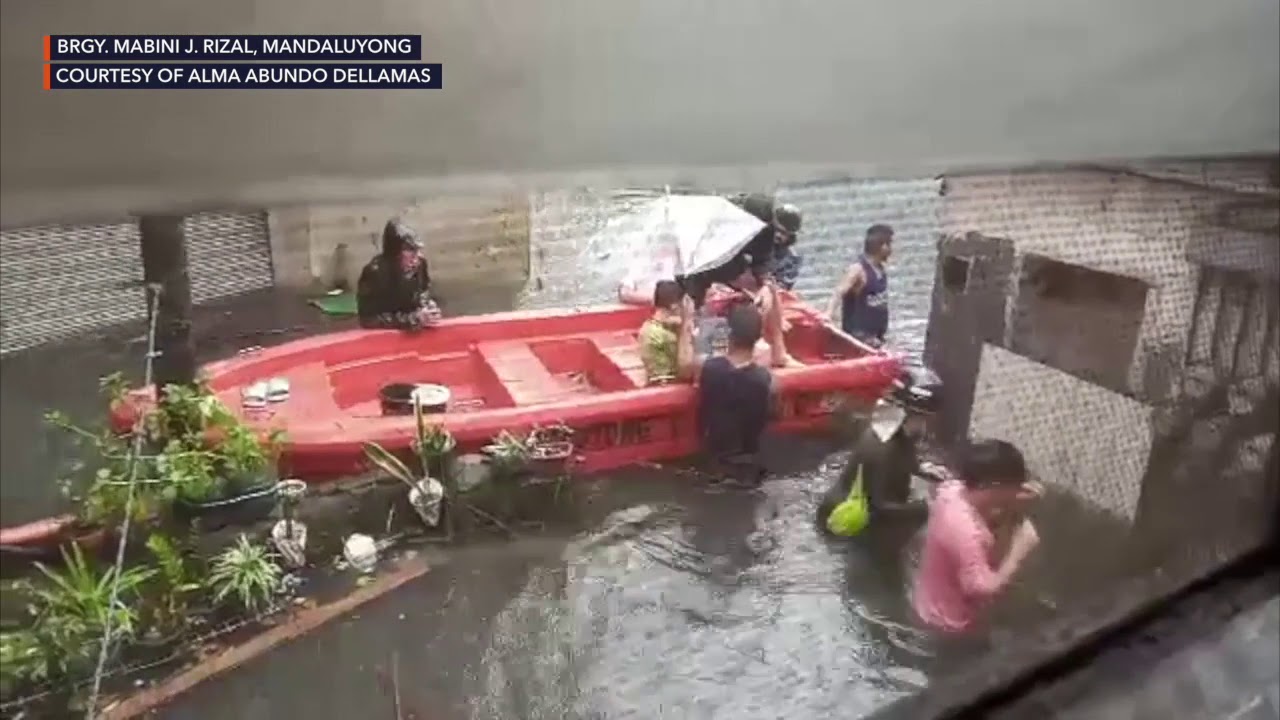 Typhoon Ulysses (Vamco): Rescue operations in Mandaluyong City