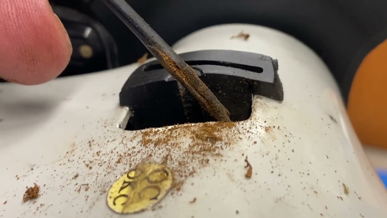 Shimano Ultegra front derailleur cable change on a 2021 Giant TCR #shimano #fail #bike