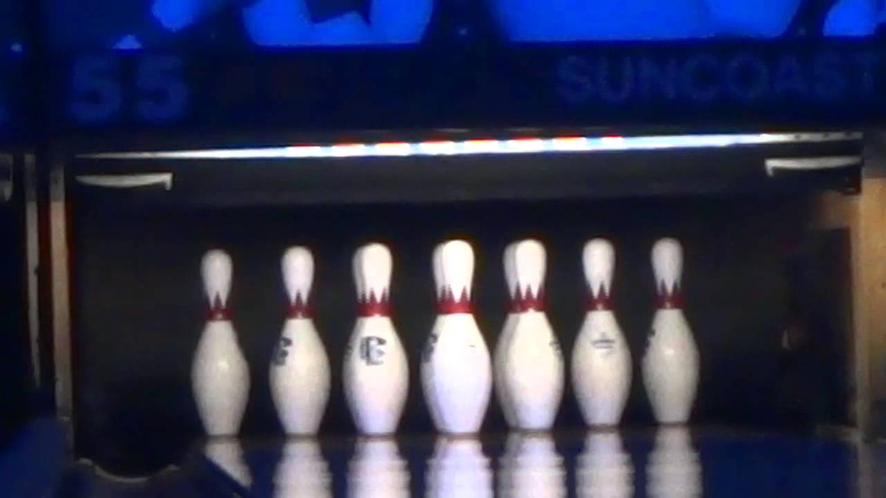 Cosmic Bowling at Suncoast Bowling Center Part 3/4: Getting robbed by a 6-7 Split!