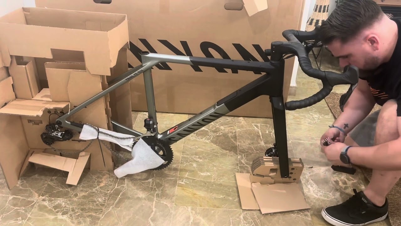 Unboxing Canyon Grail CF SLX 8 Di2