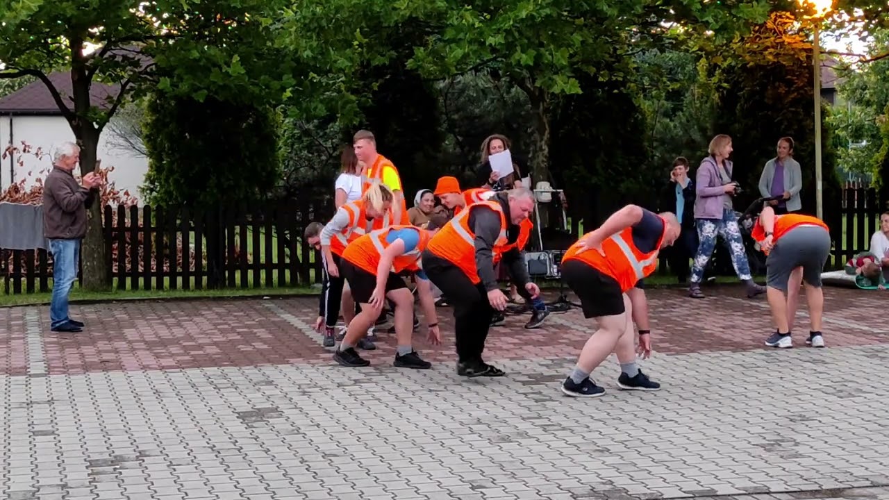 Prezentacja grupy nr 0 a więc służby 30. Pieszej Pielgrzymki Legnickiej na Jasną Górę.