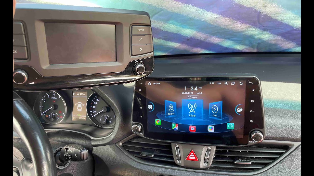 Removal radio Hyundai i30 CarPlay