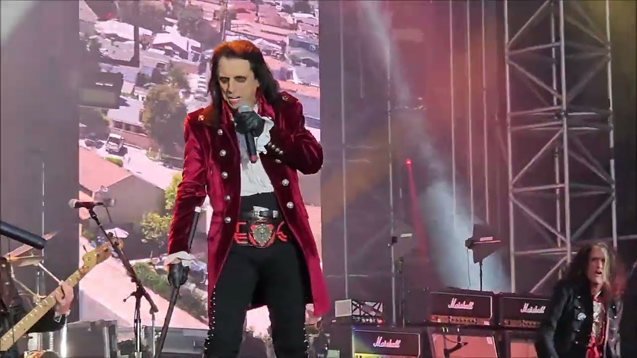 Hollywood Vampires - Intro & I Want My Now - 1.7.2023, Burg Clam, Austria (HQ Sound)