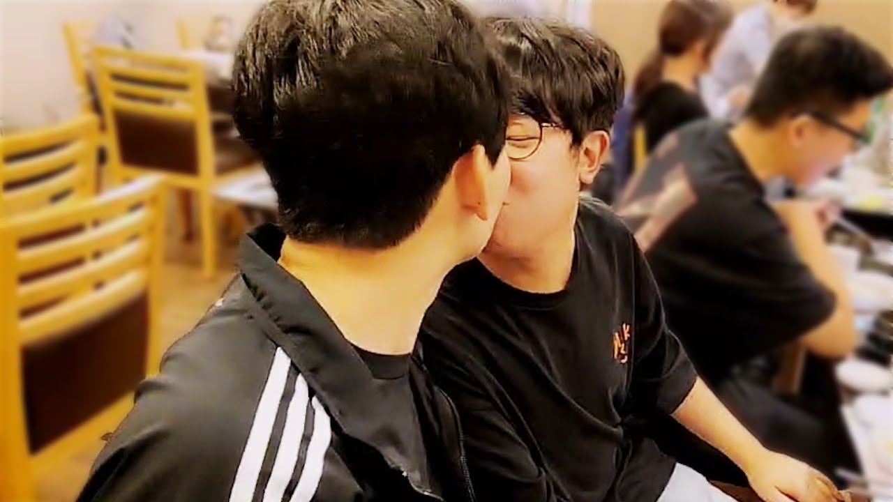 회식 자리에서 남녀BJ 뒷결 폭로 하다가 눈 맞아버린 두 사람..