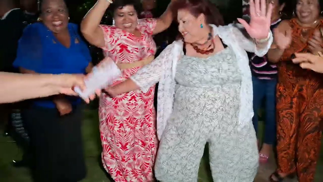 A pero q buena divertida nos dimos aca en el Rancho  en el Cumpleaños de doña Soco