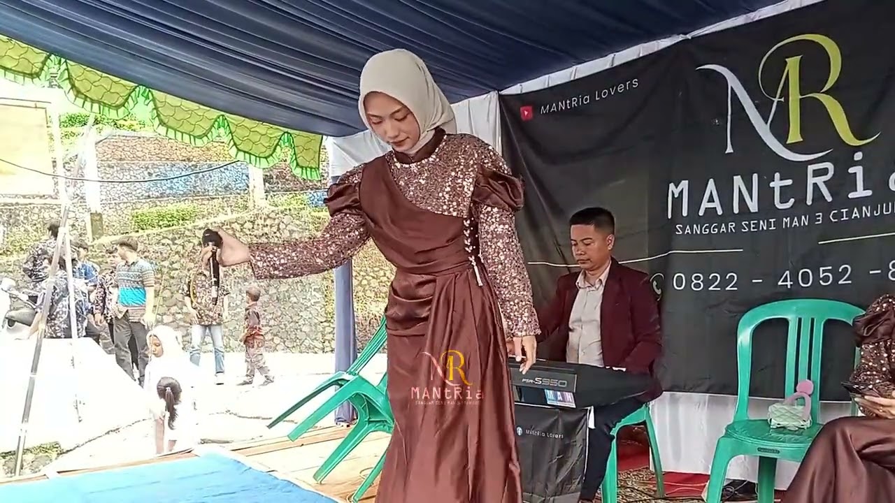 SERAKAH - COVER BY IRYANTI - MANtRia Lovers