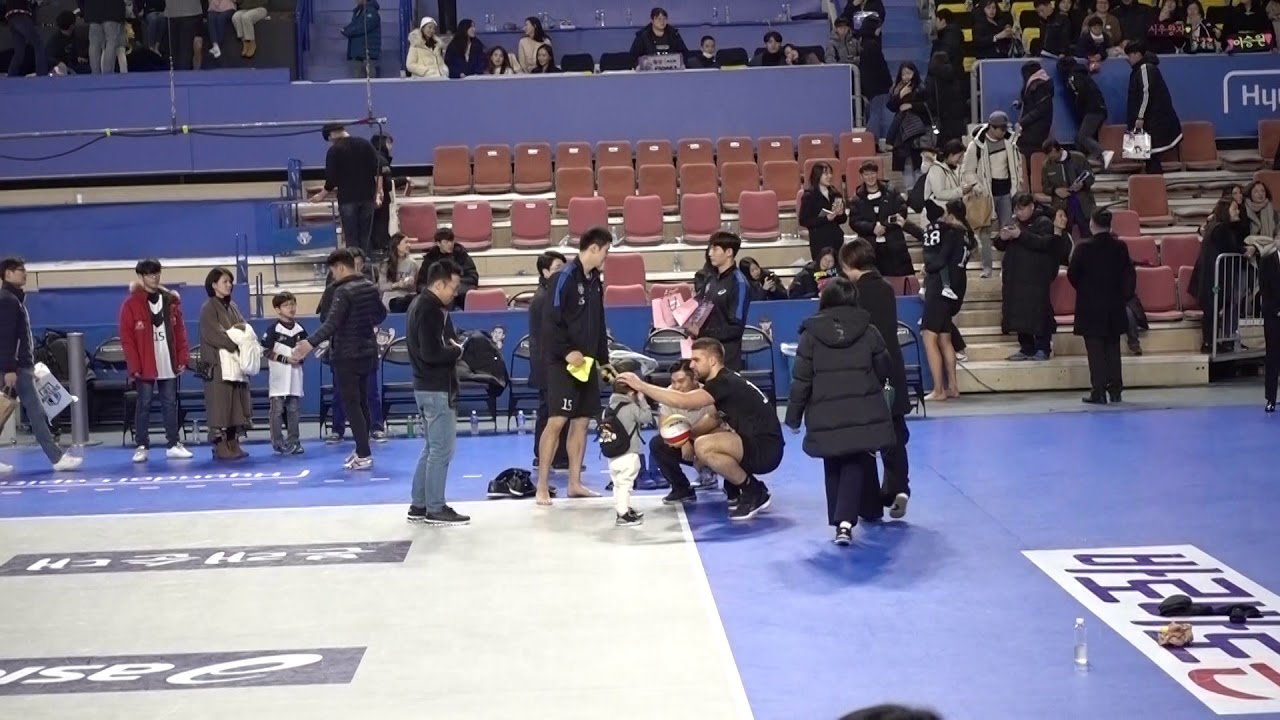 현대캐피탈 스카이워커스 skywalkers KB 손해보험전 문성민 moon sungmin 선수 아들 문시호 moon siho korea pro volleyball
