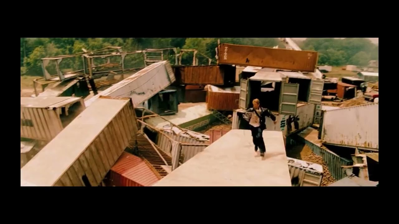 Surrogates ( 2009 ) Foot Chase Scene