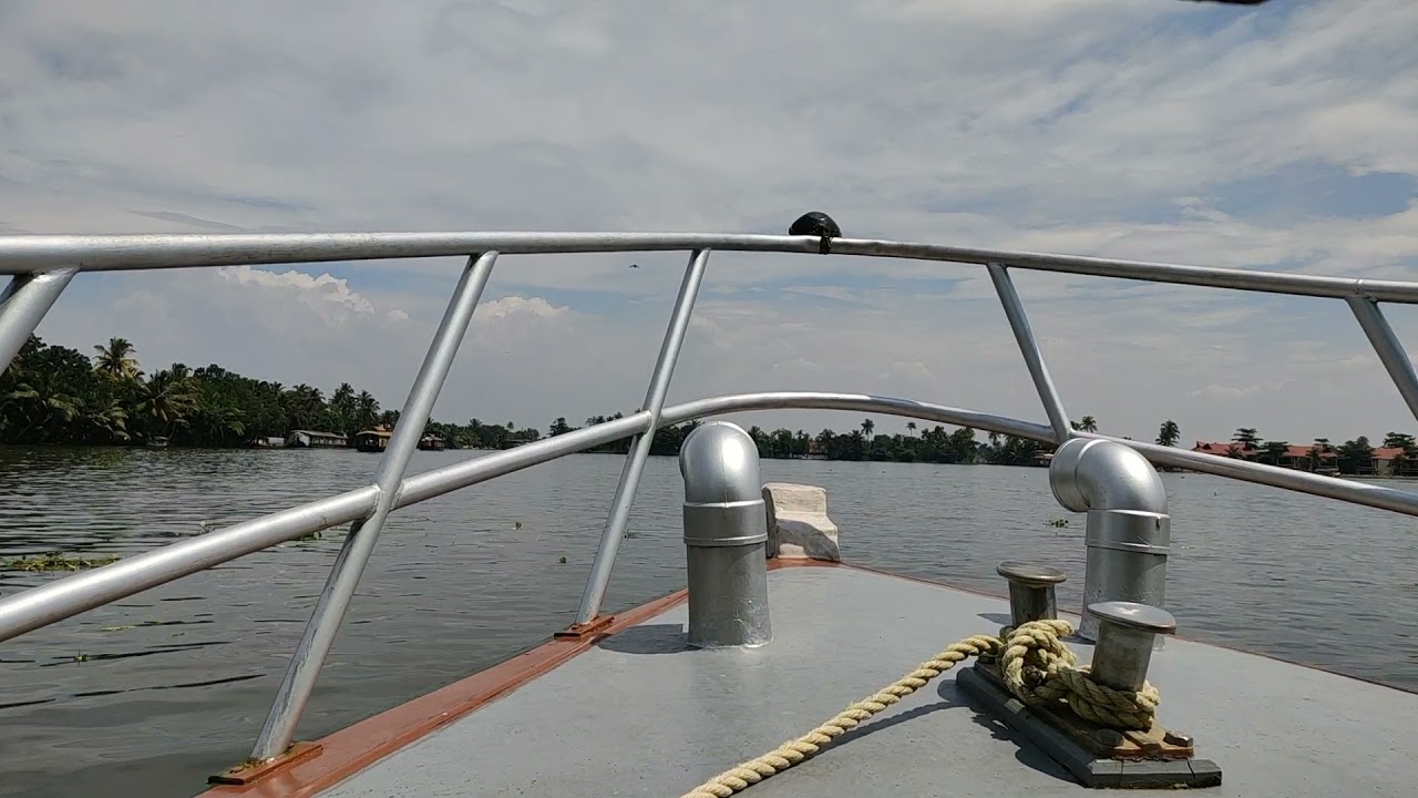 BACKWATER RIDE KERALA #shorts #travelling #travelvlog #vlog #south #incredibleindia #travelshorts