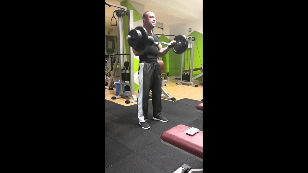 Curl con bilancere con 60kg... 8rep...