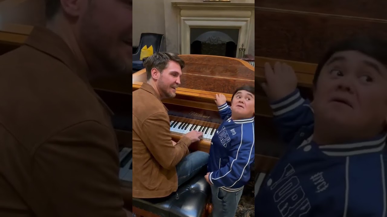 Can I sing yes or no?#abdurozik #viral #singing#elvis #piano