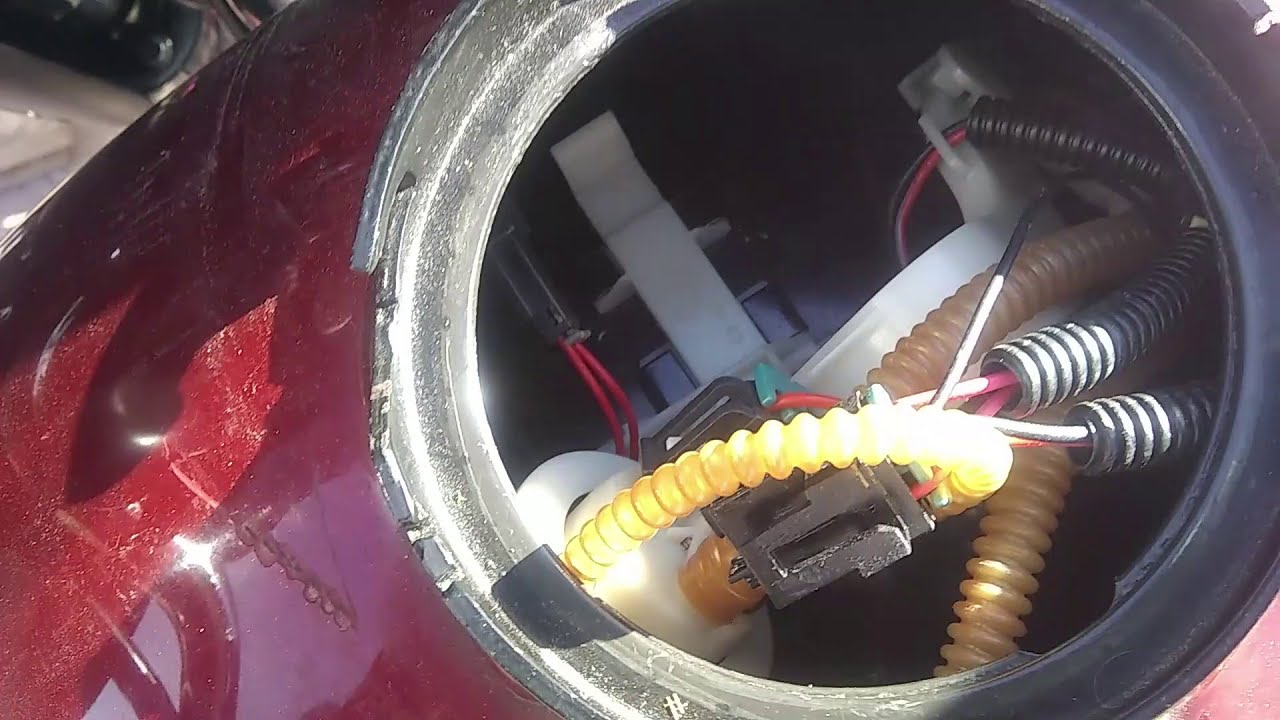 2009 Harley FLHTC Fuel Pump Install.