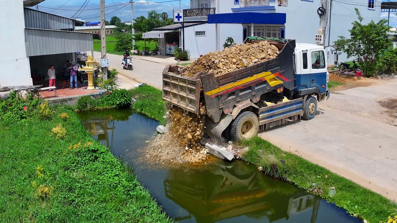 Start Best New Project !! Landfill Skill work , truck unloading , bulldozer push stone to land