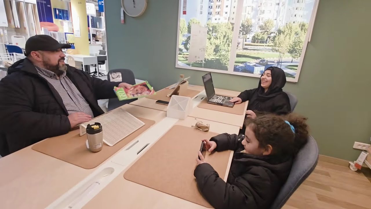 مشهد كوميدي بين مصطفى ونرجس في إيكيا😂