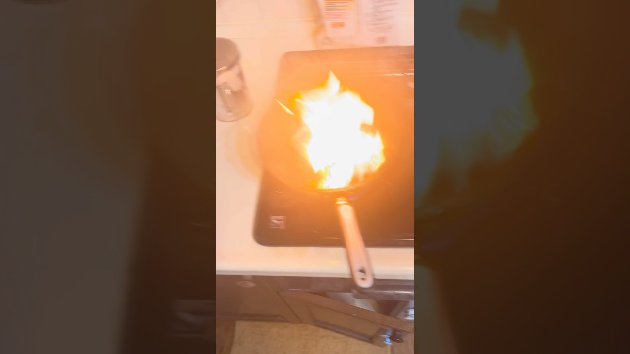 【悲報】パズドラ男子、料理実況で炎上してしまう...  #shorts