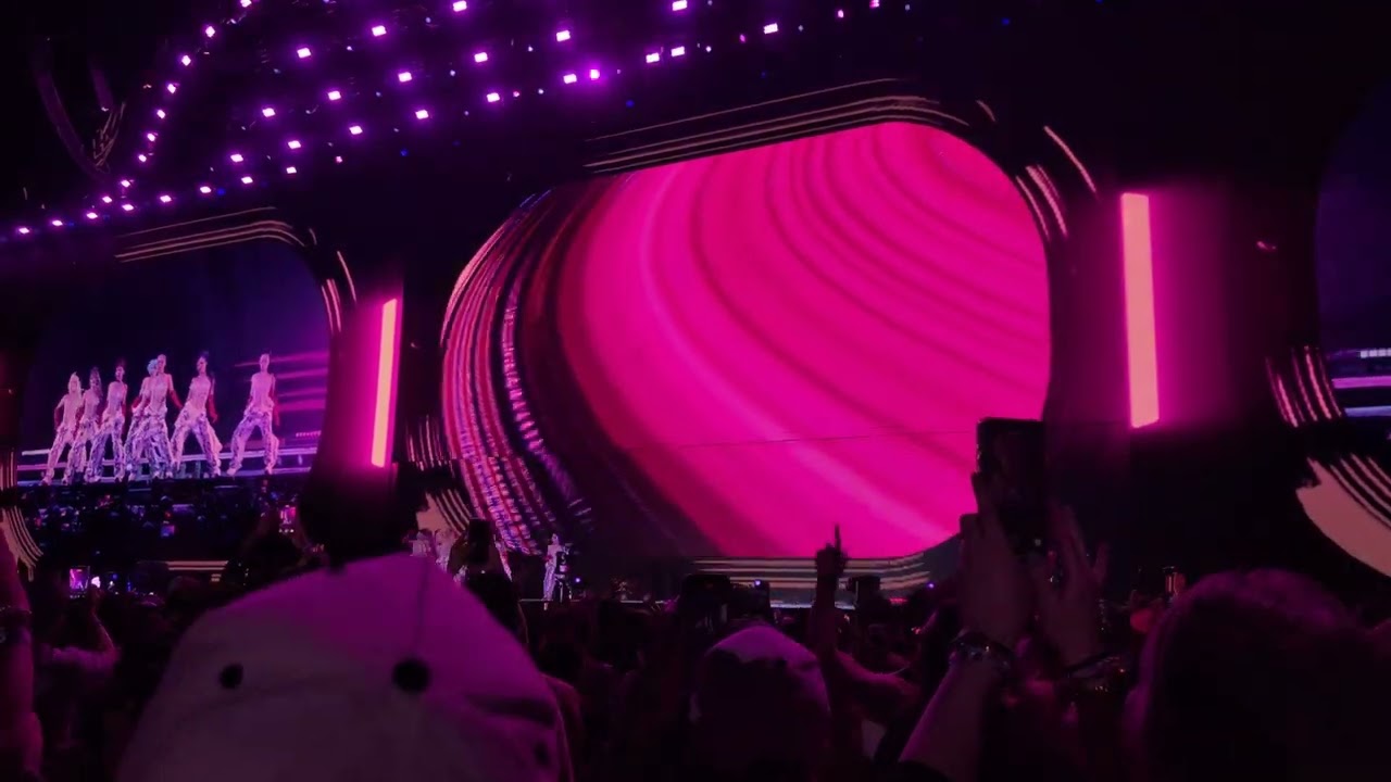 XG - LEFT RIGHT (Coachella 2025 | Weekend 1)
