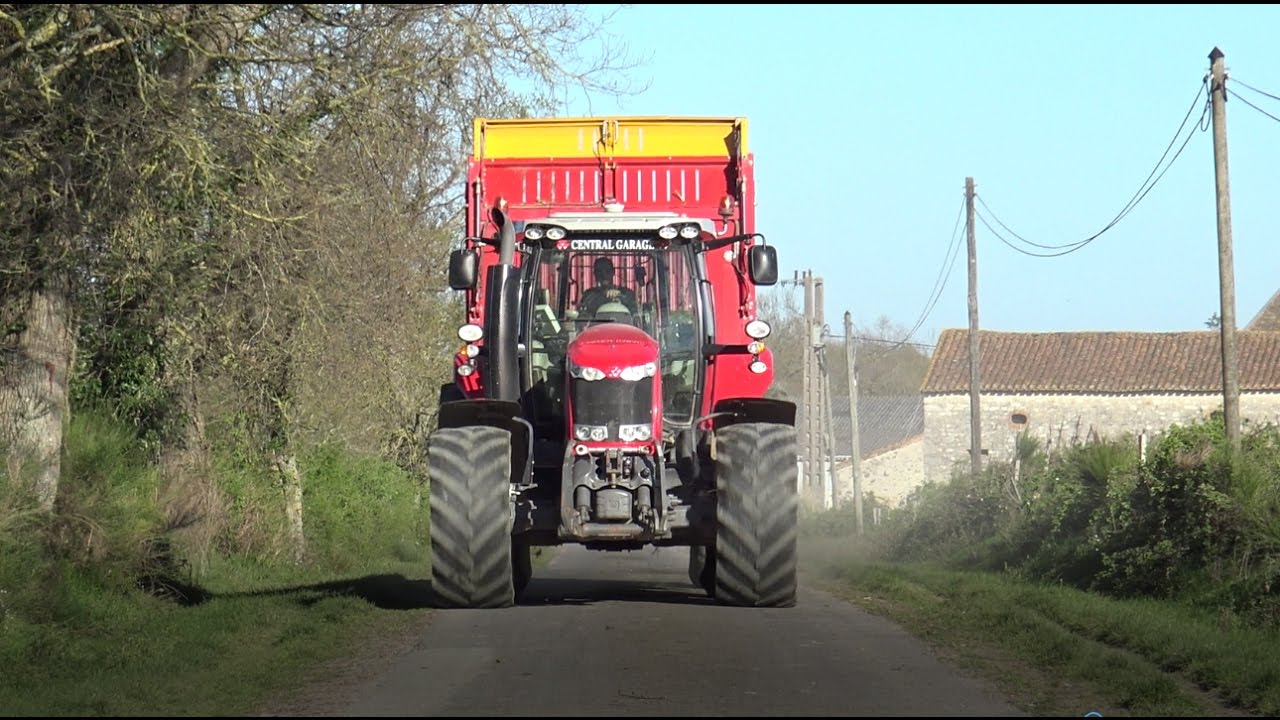 Ensilage d'herbe 2017 Massey Ferguson 7624 et Schuitemaker 2000