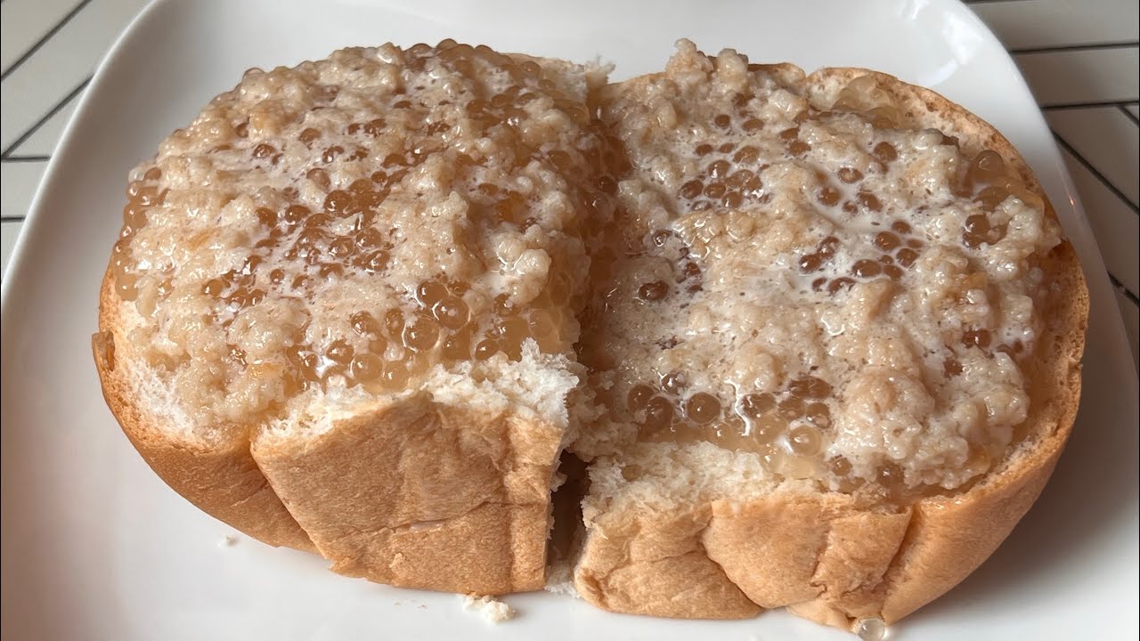 ပေါင်မုန့် သာကူ အုန်းဆီချက် Bread with Tapioca