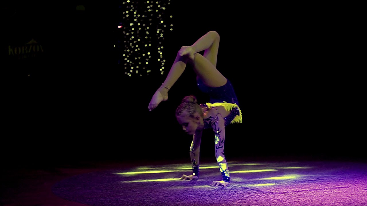 Contortion + handstands, Emilia Suslovets - «TENDERNESS», «Stars of the Future» festival, Kiev, 2019