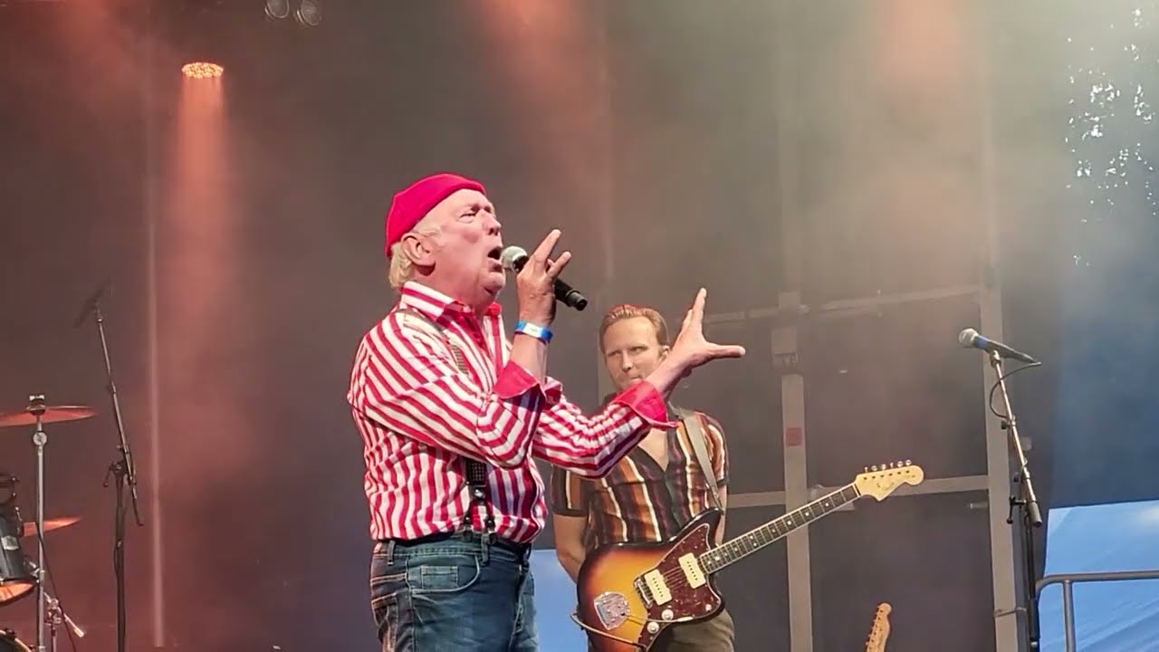 Drukwerk - Schijn 'n lichtje op mij  (live in Stadskanaal 16-6-2023)