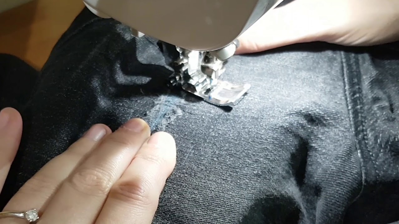 Cucire toppa sui jeans / sew on the jeans