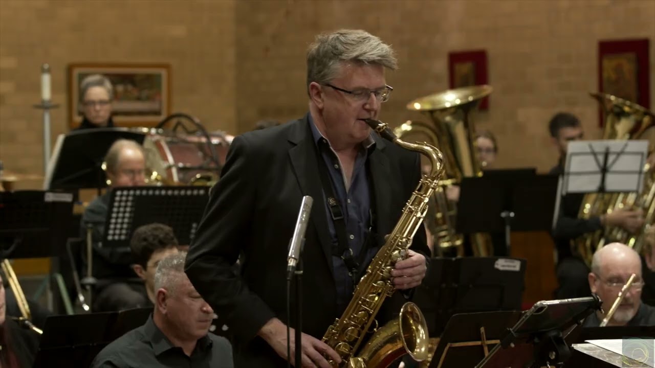 "Mansion" for solo tenor saxophone and wind band by Folkert Buis, soloist Niels Bijl