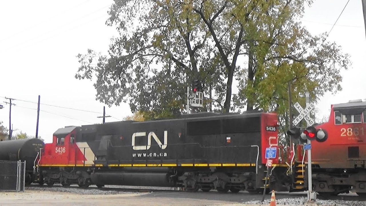 CN 2828 Leads a Long Freight, West Chicago, IL, 10/23/17