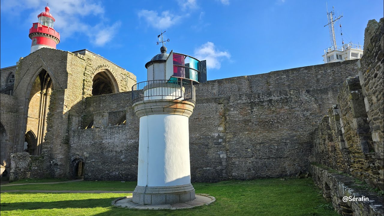 Pointe Saint Mathieu , Marche au soleil (4k)