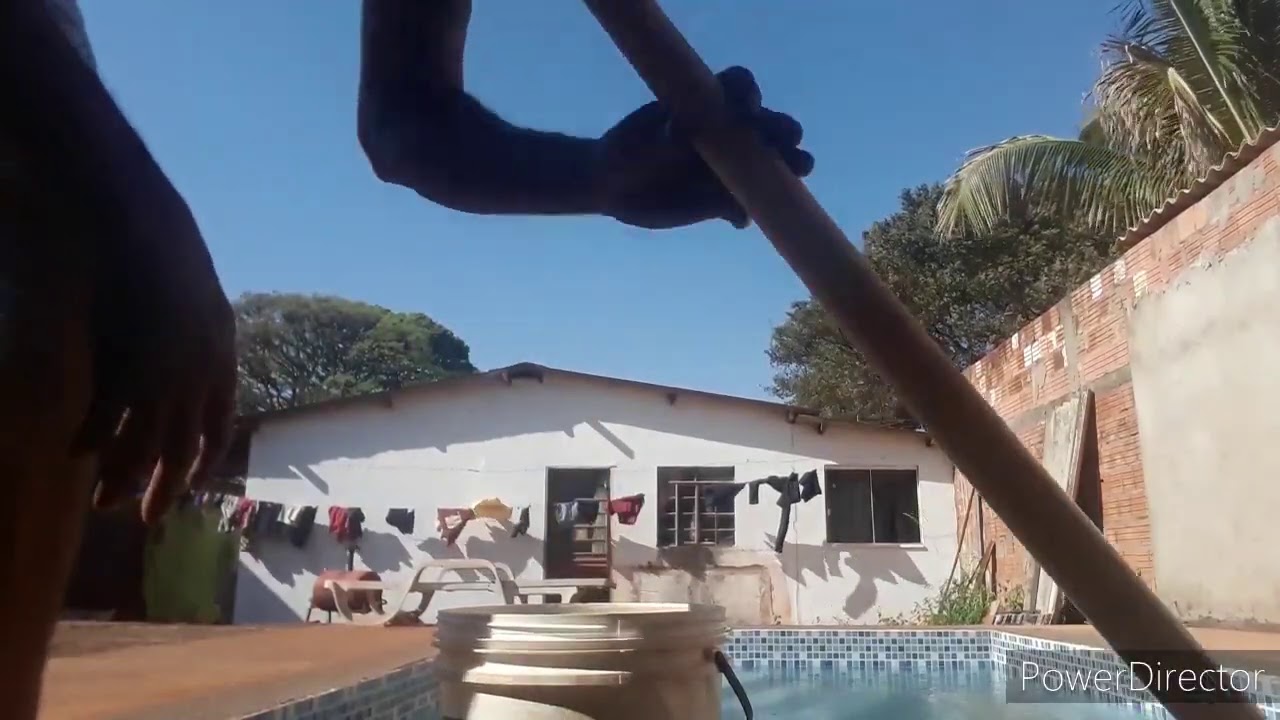 Limpeza de piscina com sulfato de cobre