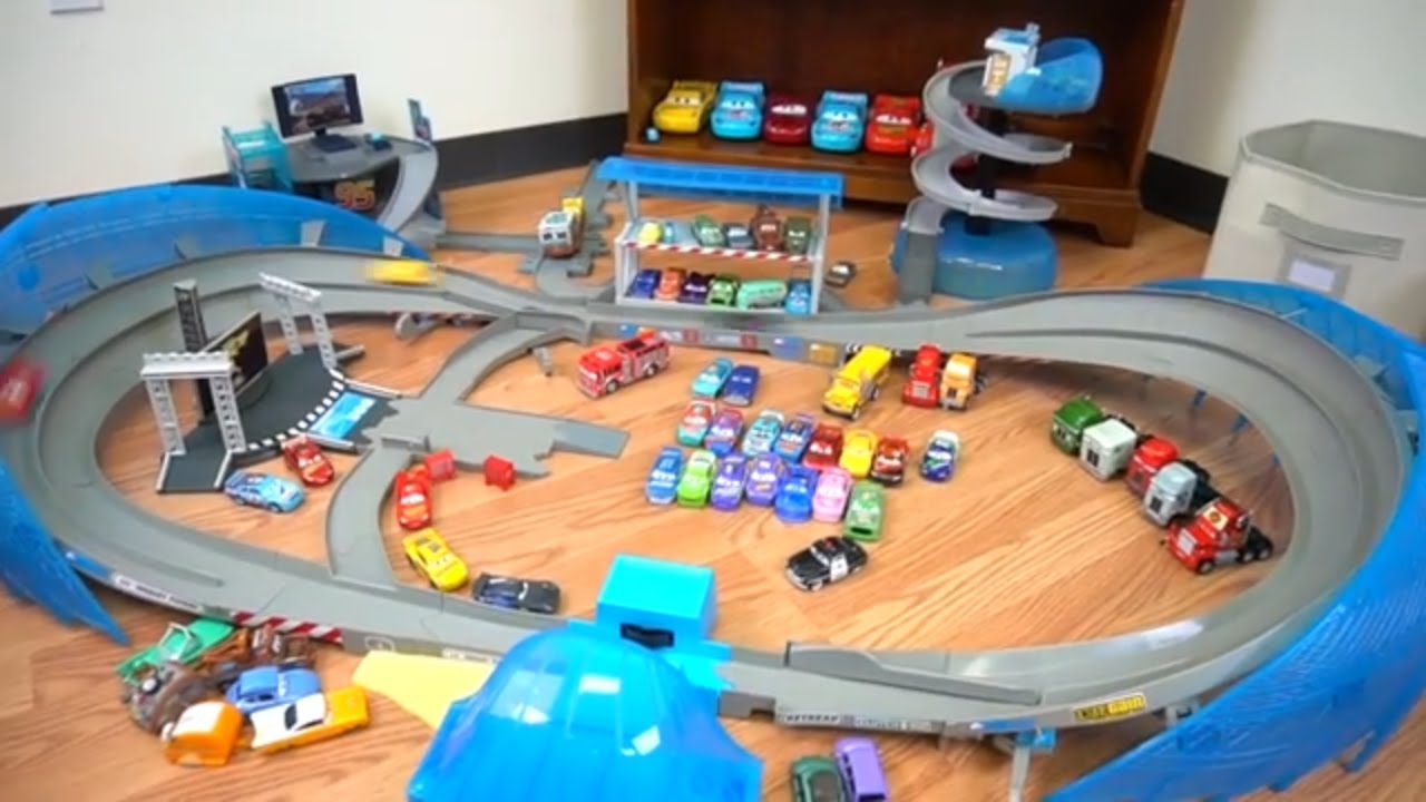 Disney Cars 3 Piston Cup Story Set Race Tracks Florida 500 Speedway Arizona Track