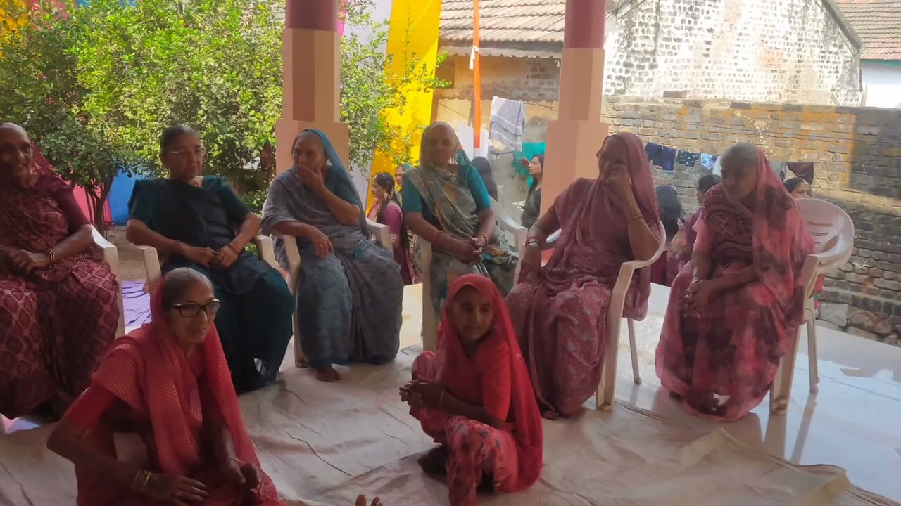 માંડવડે ઢાળો ને બાજોટ લગ્ન ગીત