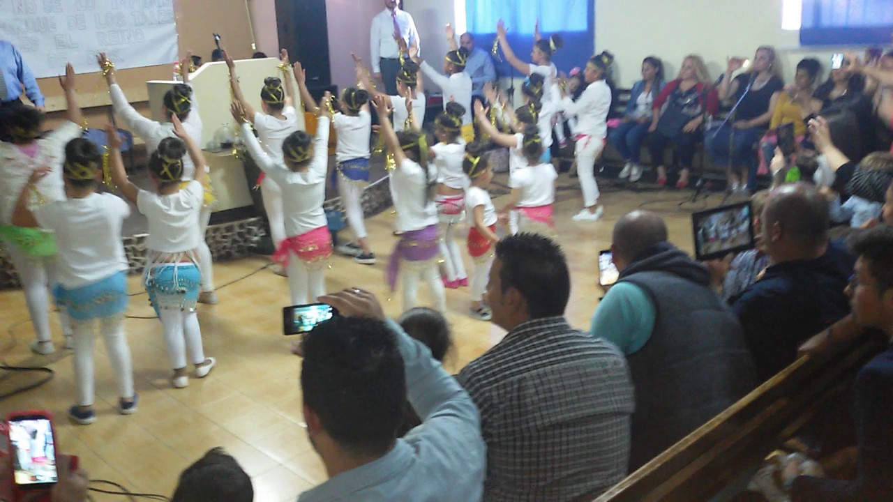 Danzas de las niñas de la iglesia  del arca Albacete