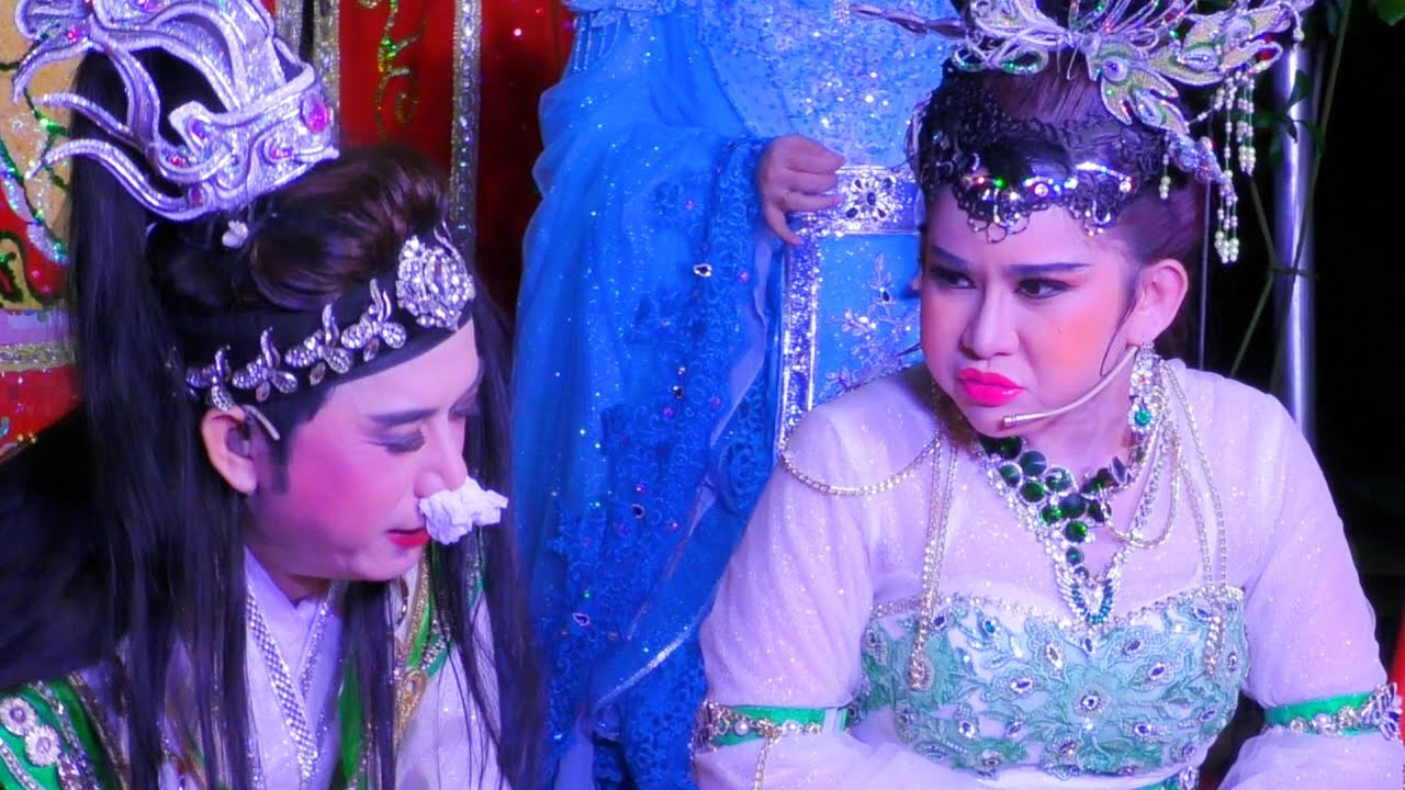 Nsnd Hữu Quốc xuất hiện để se duyên cho Thái Vinh Bình Tinh nhưng sao nhìn lạ và mắc cười quá