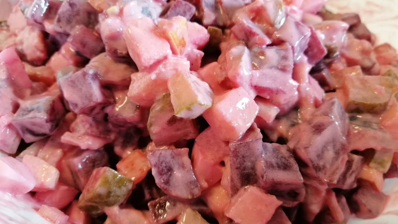 Немецкий салат из селёдки со свеклой / Heringsalat mit rote Bete
