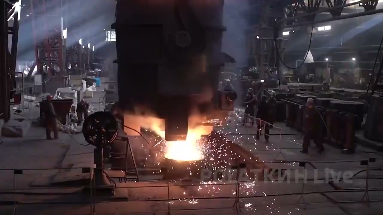 Forging a gun barrel in Russia