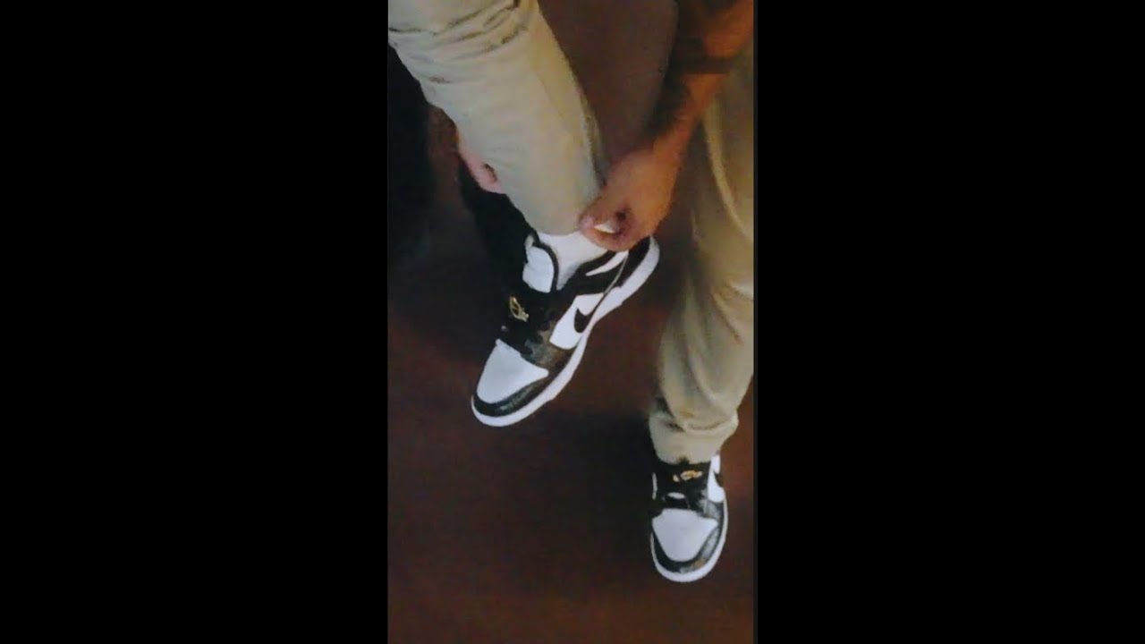HOW TO SNEAK IN YOUR PLUG INTO KNOTTS W/ @thesefooos  #SHORTS #plugplay