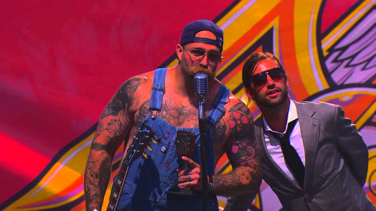 APMAs 2014: Every Time I Die accept Best Guitarist for Phil Manansala (Of Mice & Men)