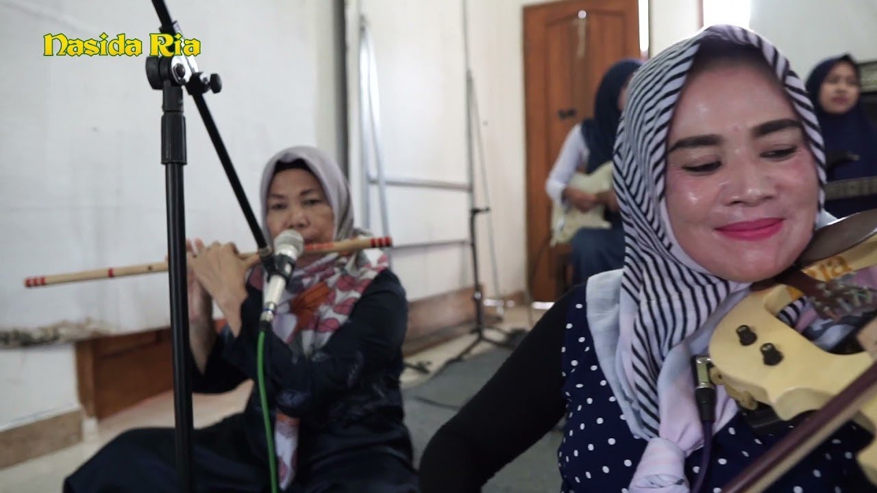 DENGARKAN!! DIATAS SAJADAH SUCI - NASIDA RIA VOC Hj.AFUWAH LIVE LATIHAN TERBARU #qasidah #nasidaria