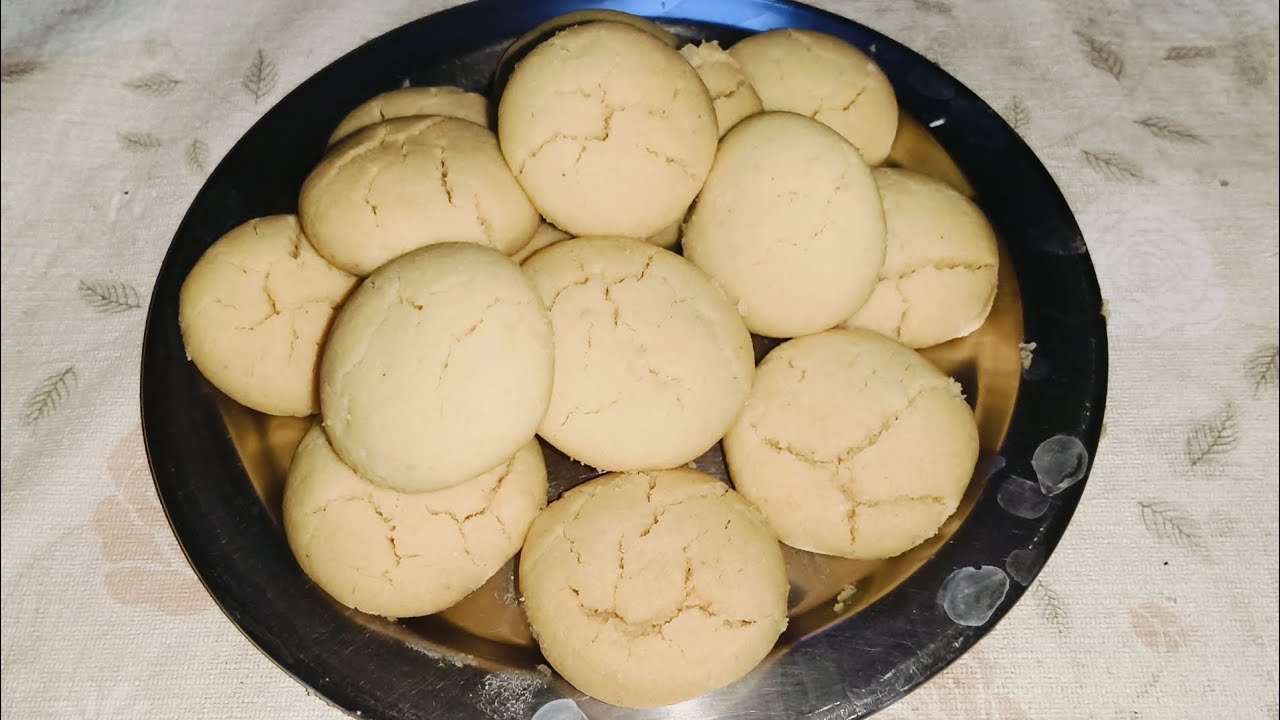 बेसन और मैदा से बनी नान खटाई
