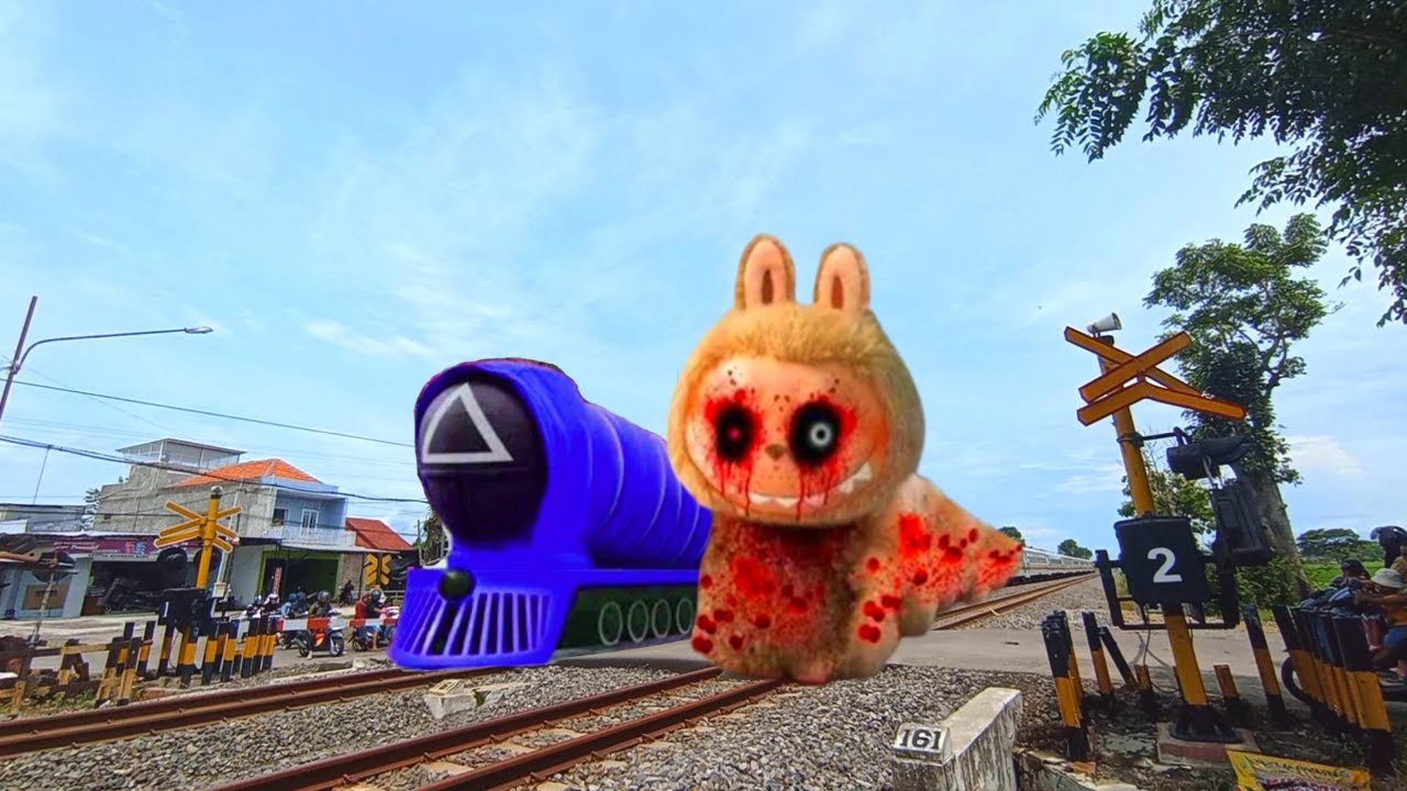 Labubu lucu di Kereta Api