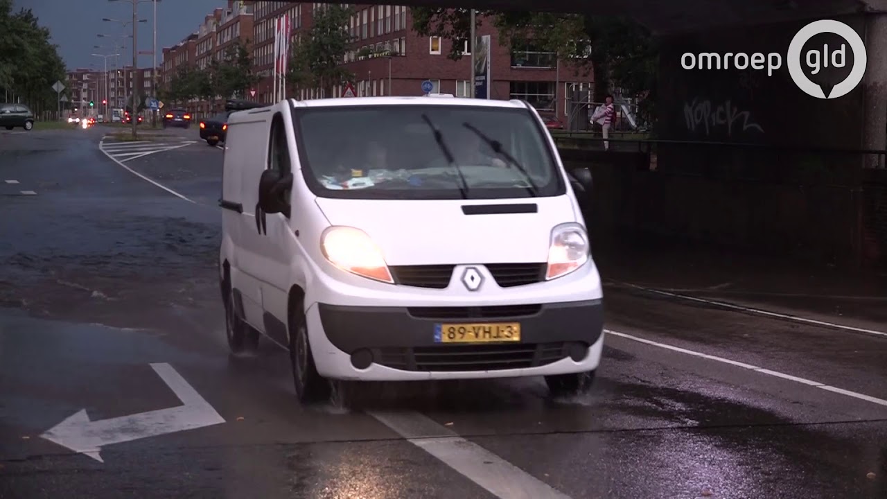 Wateroverlast bij station Presikhaaf in Arnhem