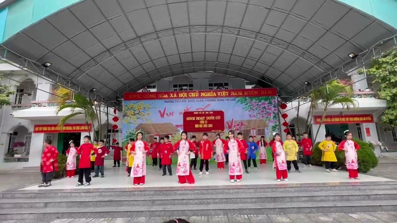 Nhím diễn văn nghệ SHDC lớp 5A. Ngày 9/2/2026