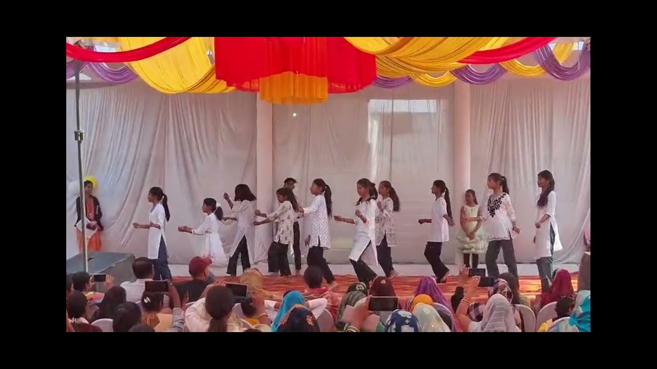My dance on children fair How is my dance comment please and subscribe 😄