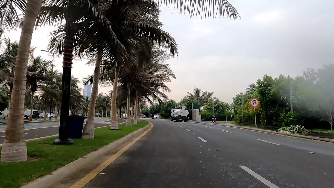كورنيش جدة عروس البحر الأحمر مع هتان المطر واجهة جدة البحرية