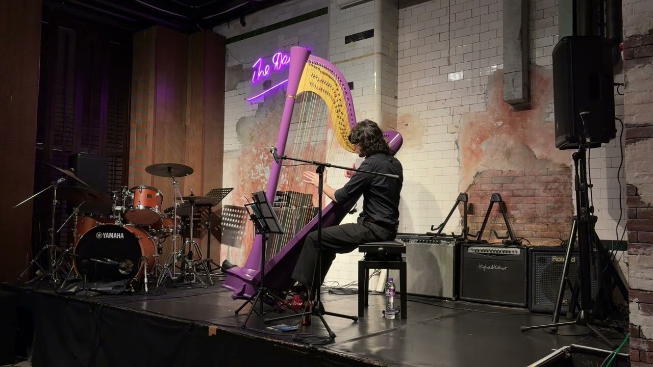 Besame Mucho (live @Fringe Club, Hong Kong)