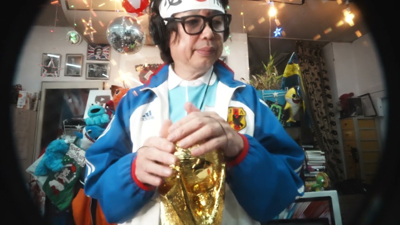 ASMR ) Tomorrow is the World Cup against Spain, so tapping to win