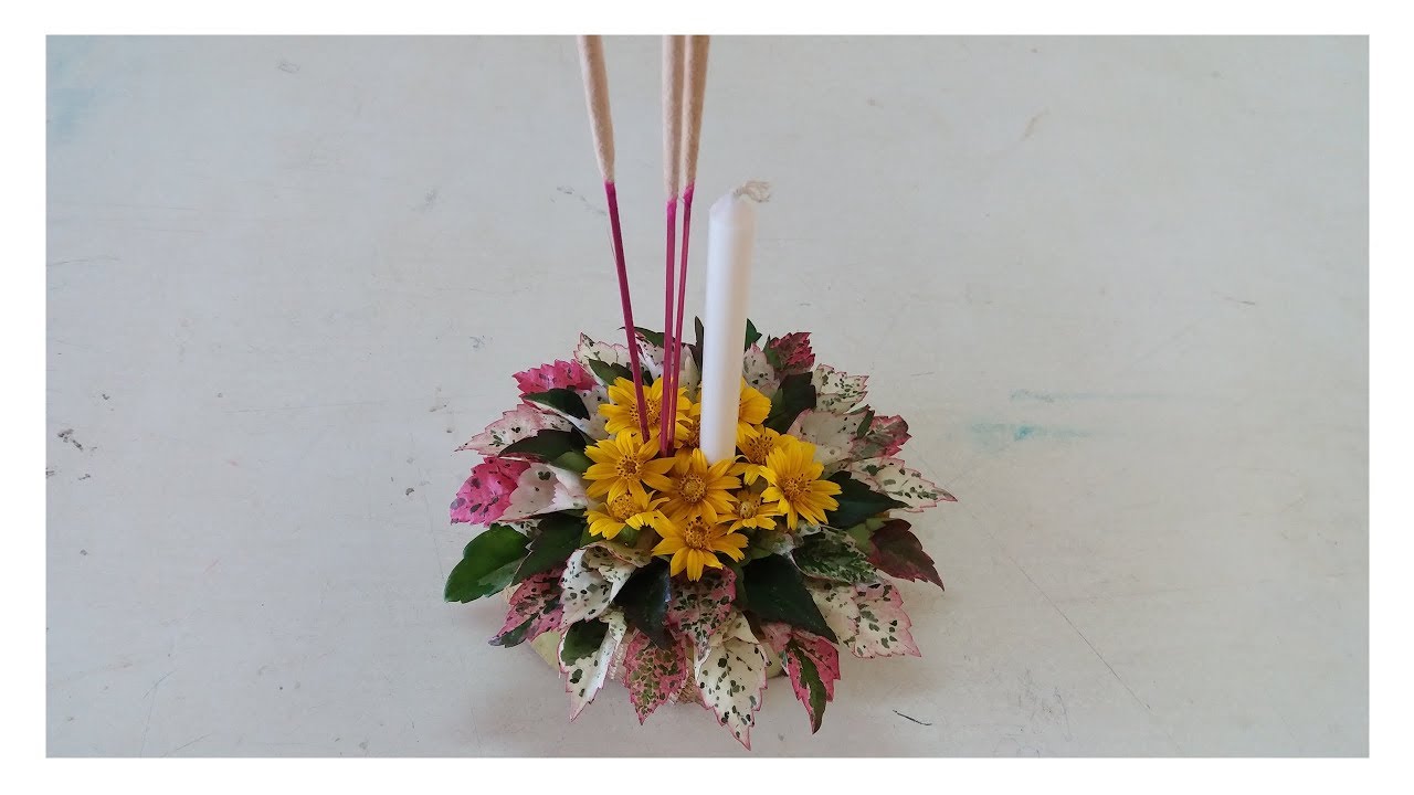 กระทงสวยๆ จ้า   ทำจากใบพู่ระหงส์  : สวยเก่  แบบทำง่าย  เสร็จเร็ว  ไม่เสียเงินซื้อดอกไม้