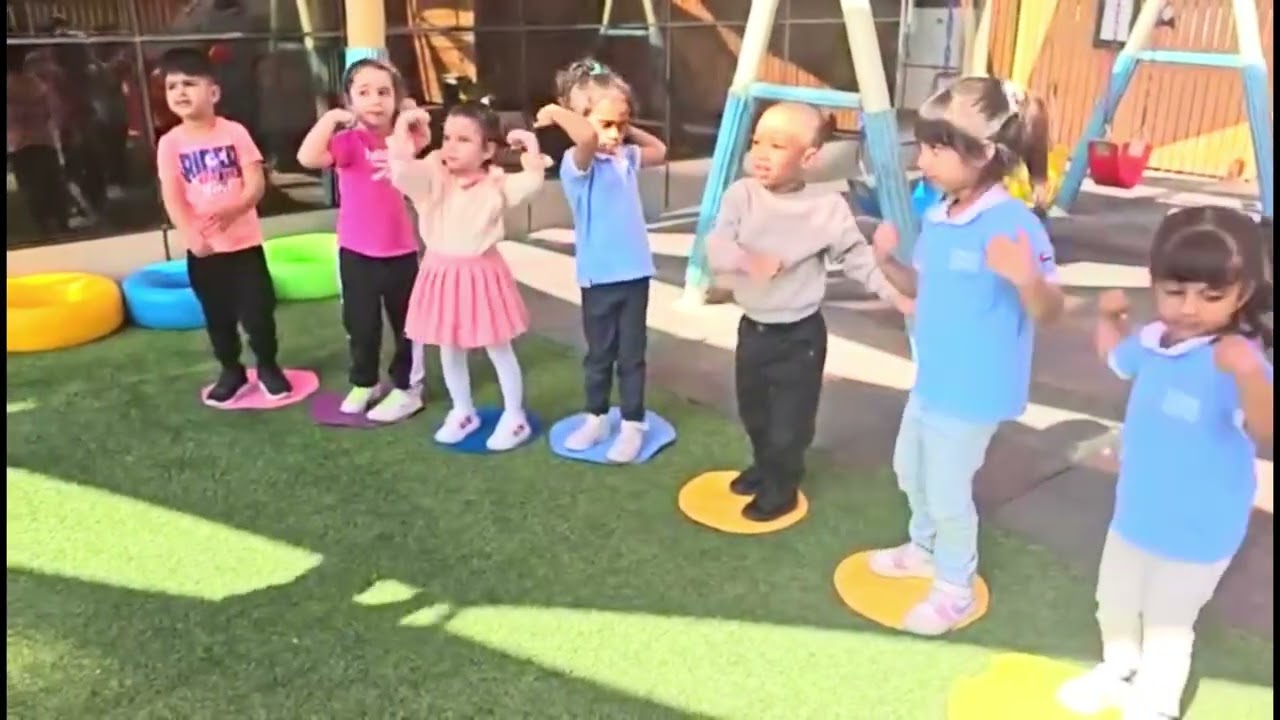Shruti ji school me Sports Practice 🏓#daliyrutine #minivlog #dubaituluvlog #family 