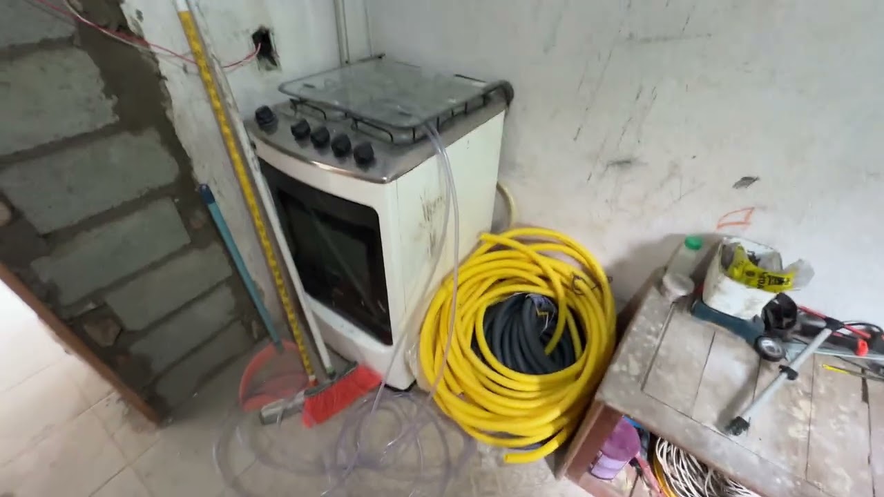Nossa chácara está perdendo a cara de abandonada! A Reforma progrediu muito!